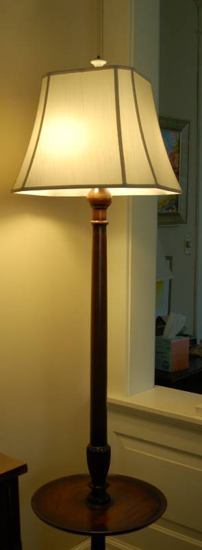 lot 28 image: Classic Solid Wood Table Floor Lamp
