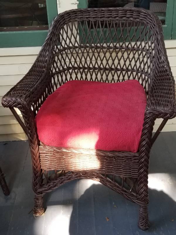 lot 29 image: Pair of Antique Wicker Chairs