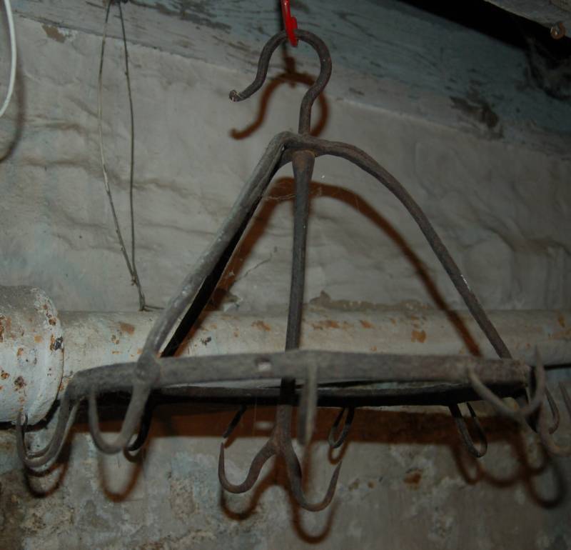 lot 42 image: Primitive Vintage Utensil Rack