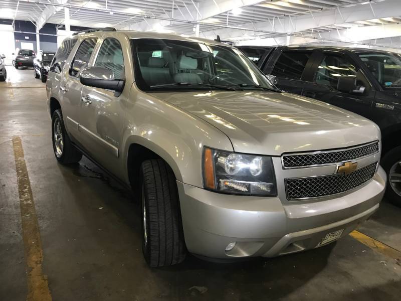 lot 3 image: 2007 Chevrolet Tahoe LTZ 4x4
