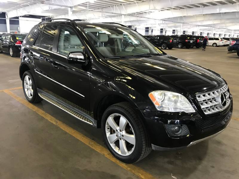 lot 9 image: 2010 Mercedes ML350 AWD