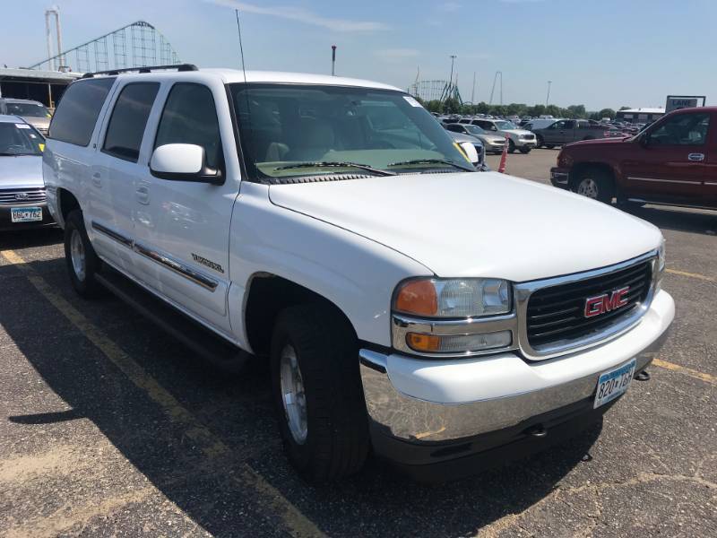 lot 11 image: 2005 GMC Yukon XL 4x4