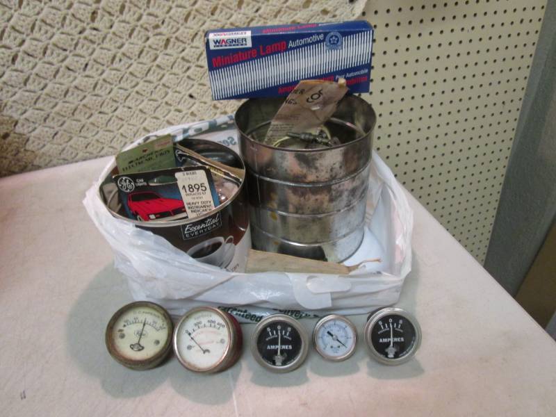 lot 5 image: Lot of Assorted Gauges Auto Light B...