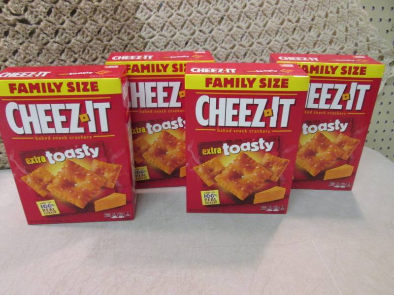 lot 59 image: 4 Family Size Boxes of Cheez-It Ext...