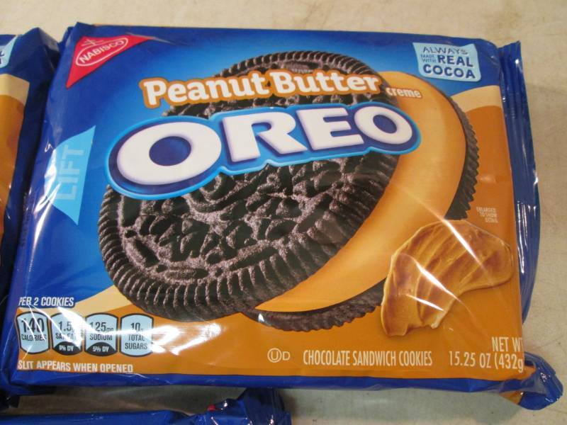 lot 74 image: 3 Packs of Peanut Butter Oreo Cooki...