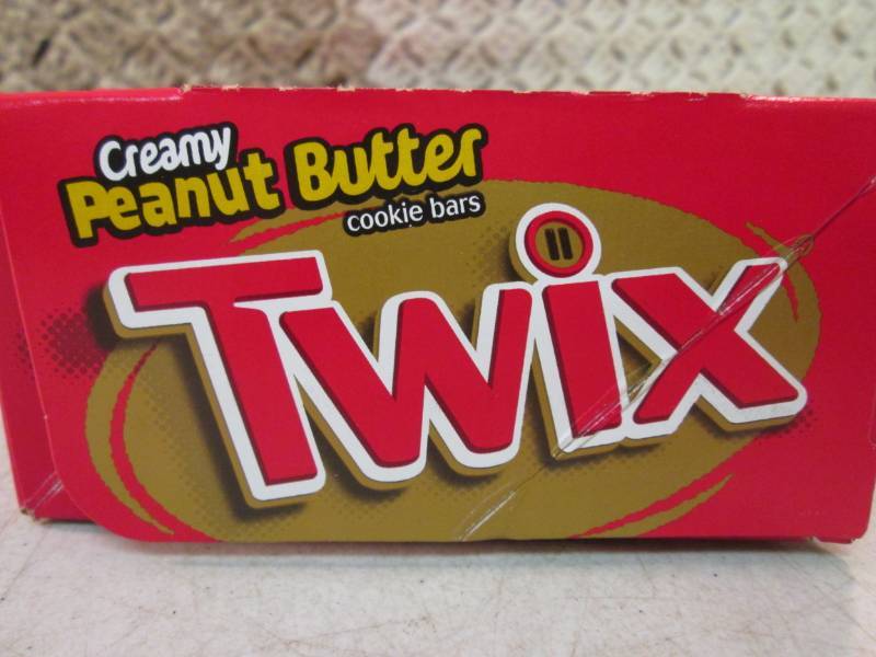 lot 83 image: 18 Twix Creamy Peanut Butter Cookie...