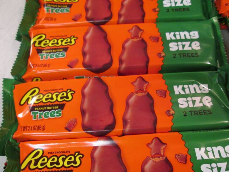 lot 108 image: 12 King Size Reeses Peanut Butter T...