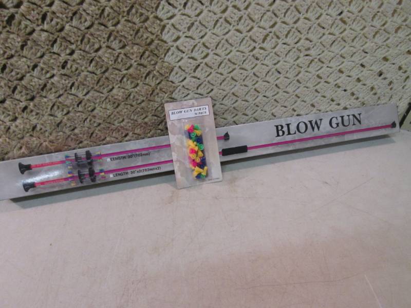 lot 122 image: 30 Aluminum Barrel Blow Dart Gun w...