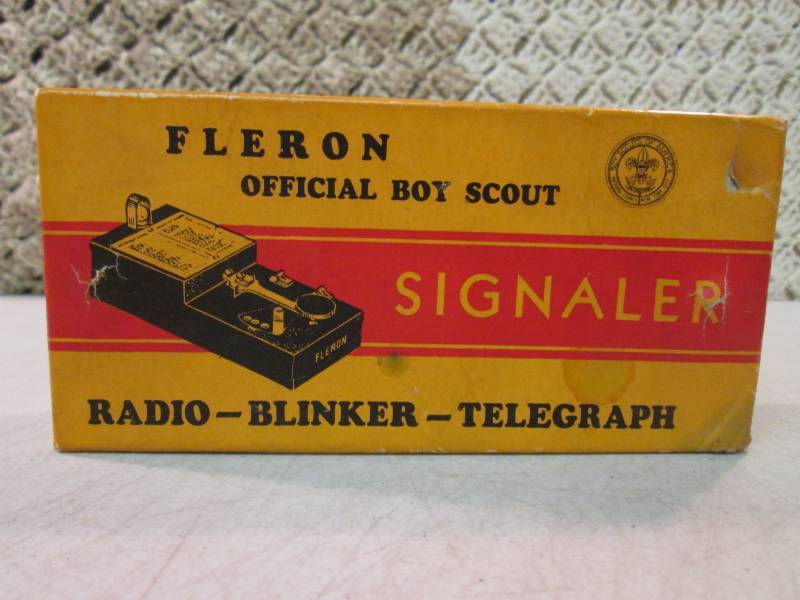 lot 125 image: Vintage Fleron Official Boy Scout S...