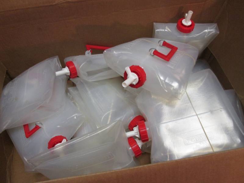 lot 190 image: Lot of 10 Fold-N-Carrier 5 Gallon W...