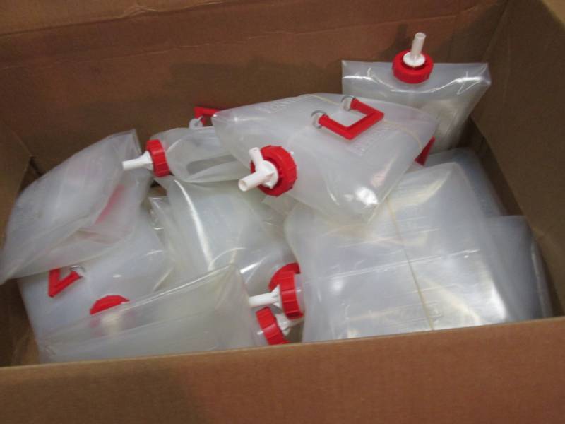 lot 194 image: Lot of 10 Fold-N-Carrier 5 Gallon W...