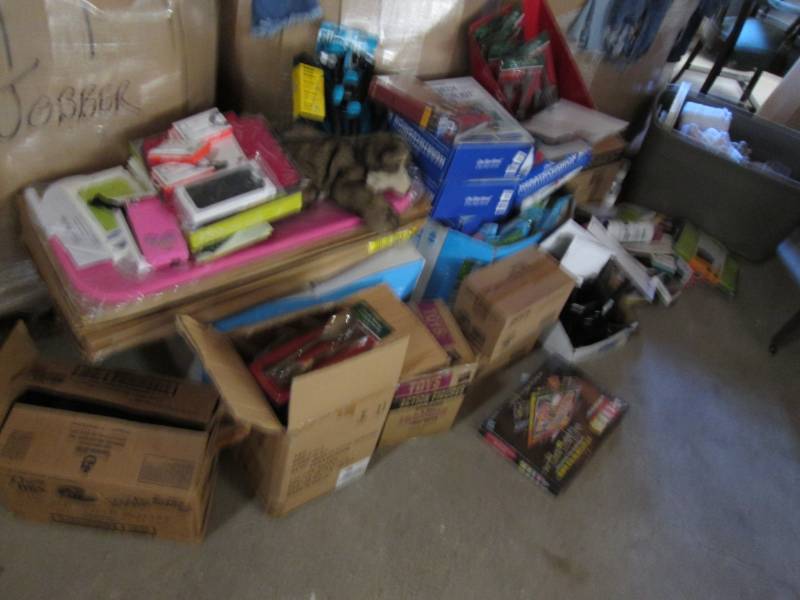 lot 302 image: Huge lot of all new items, great resale value