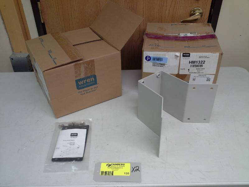 lot 135 image: Lot of (2) Wren Solutions Corner Mount Adapters
