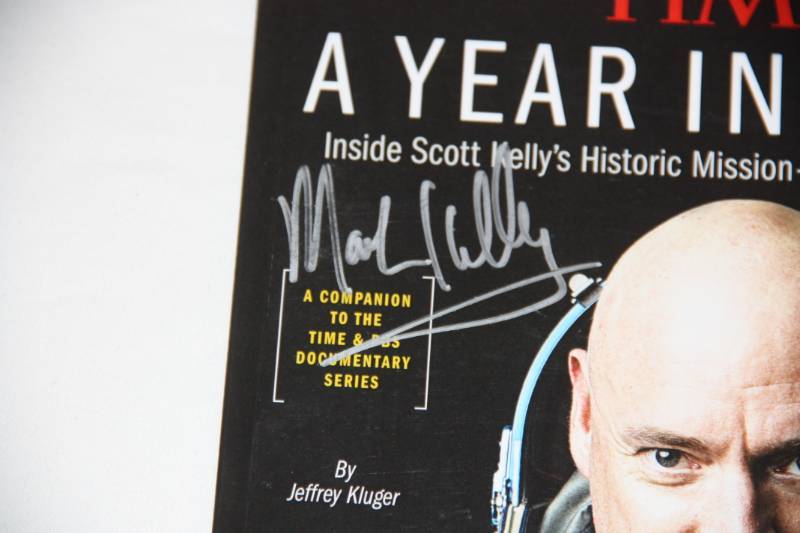 Time Magazine Scott Kelly Cover with Mark Kelly (brother) Auto