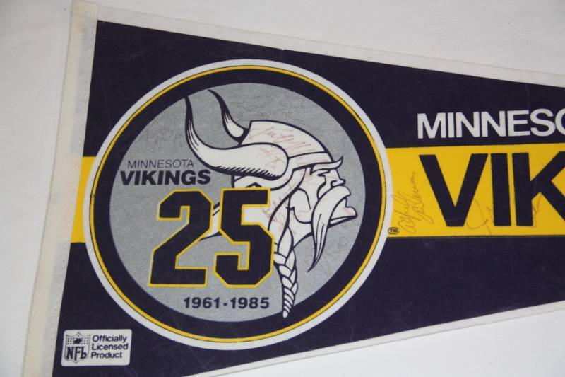 Minnesota Vikings 25th Anniversary 30x12 Pennant with 10 Auto