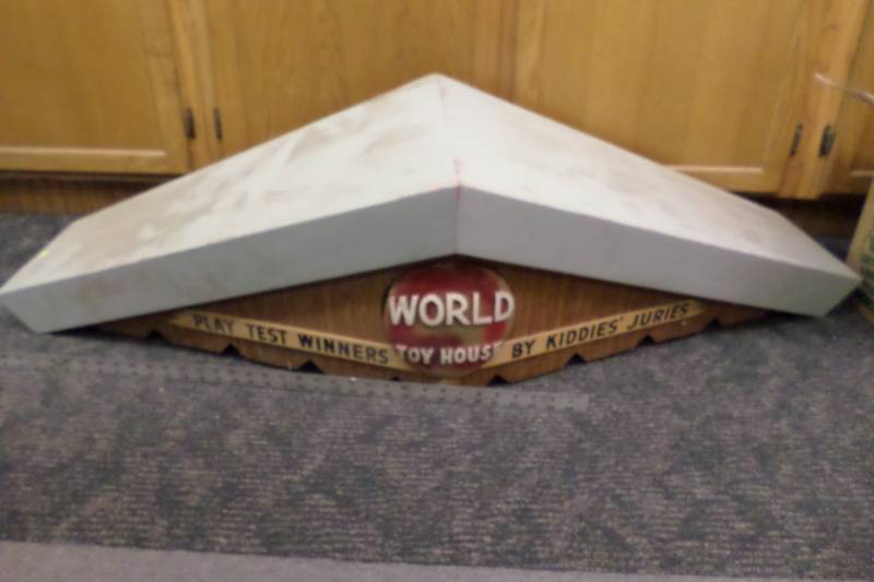lot 76 image: 56 Wide World Toy House Wooden Roof