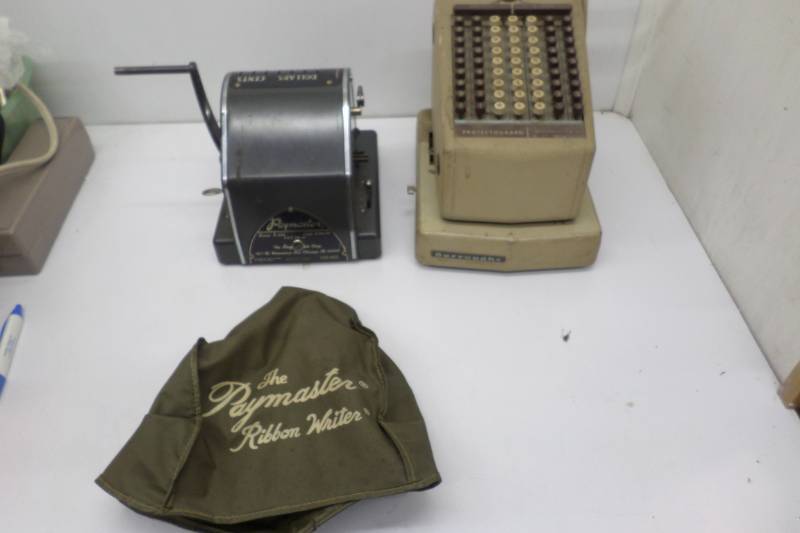 lot 83 image: PayMaster X-550, Burroughs Protectograph