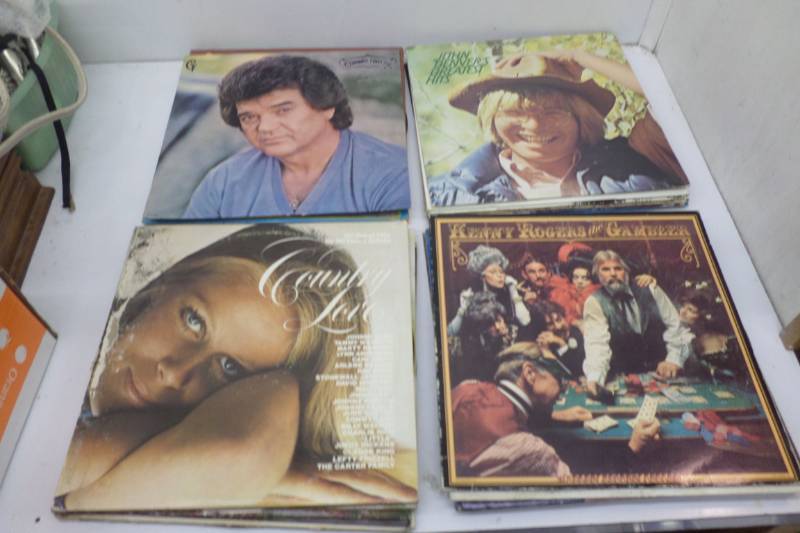 lot 87 image: 26 Country Vinyl Records
