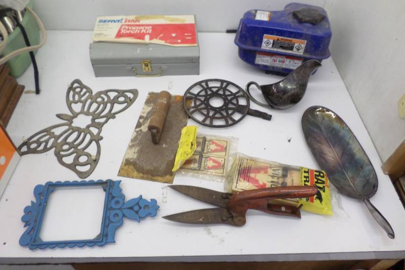 lot 91 image: Propane Torch Kit, Vintage Gas Tank, Other Vintage Items