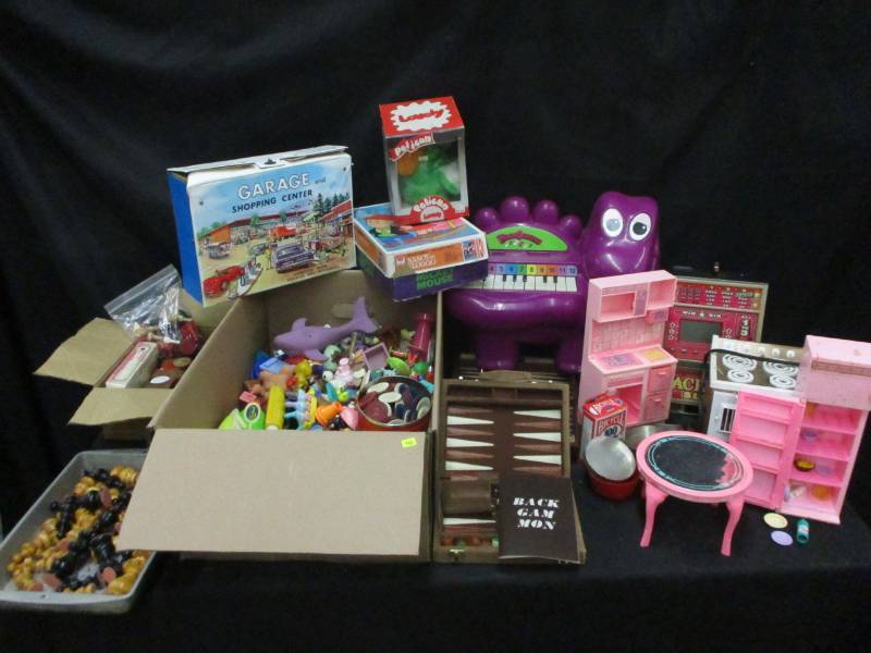 lot 41 image: Toys