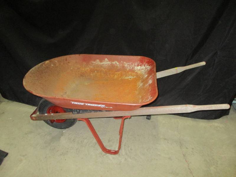 lot 43 image: Wheelbarrow