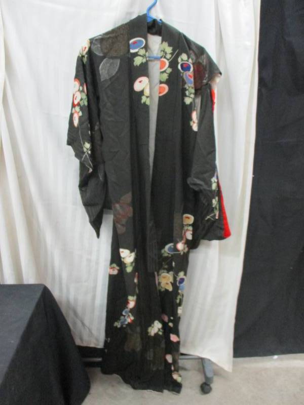 lot 114 image: 1940s Silk Kimono Purchases in Japan during WWII