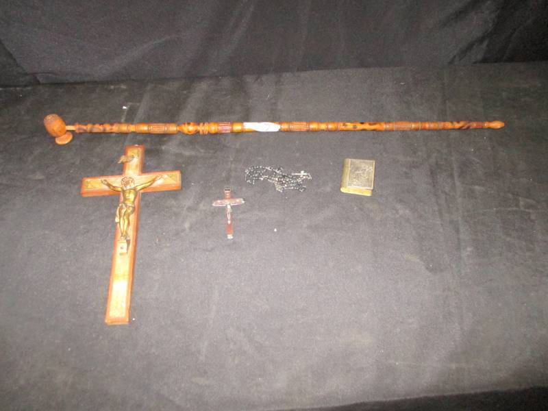lot 148 image: Wood Smoking Pipe (Very Long), Rosarys and Crosses
