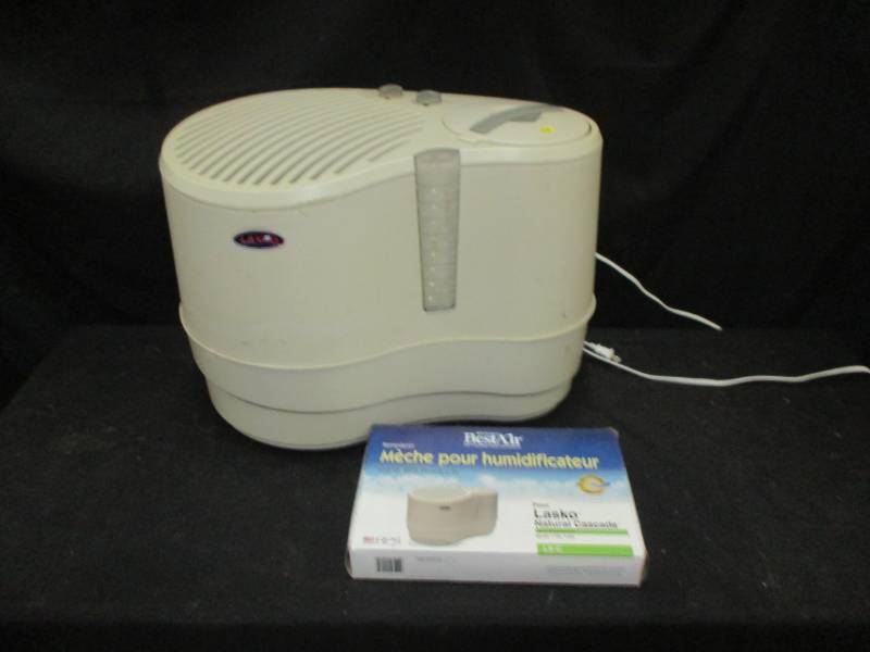 lot 33 image: Humidifier Lasko with Filter