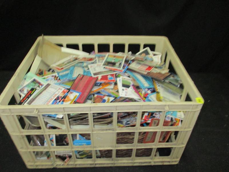 lot 34 image: Assortment of collector baseball cards