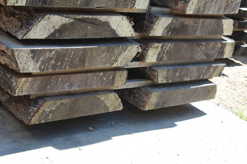 lot 480 image: Lot of (8) Pine Boards