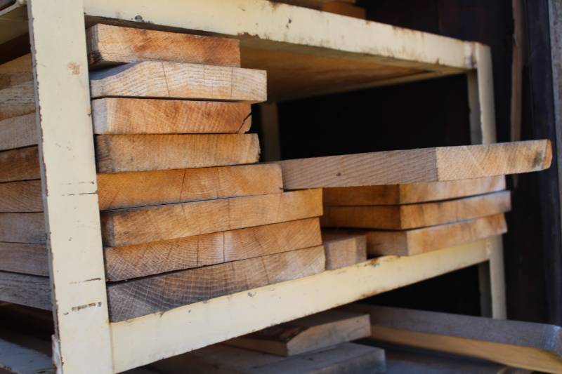 lot 539 image: Lot of (14) Red Oak Boards
