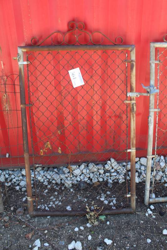 lot 564 image: Chain Link Fence Gate