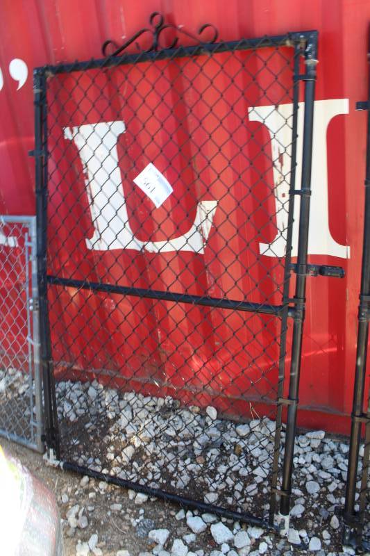 lot 561 image: Chain Link Fence Gate