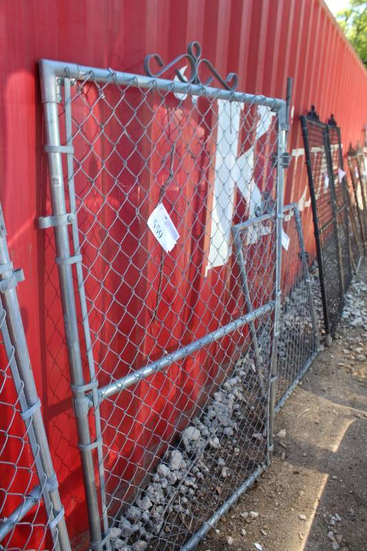 lot 559 image: Chain Link Fence Gate