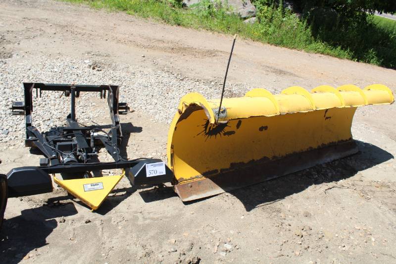 lot 570 image: Fisher Minute Mount Snow Plow Attachment