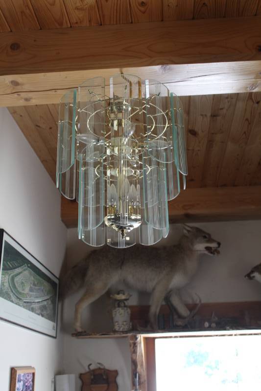 lot 567 image: Chandelier