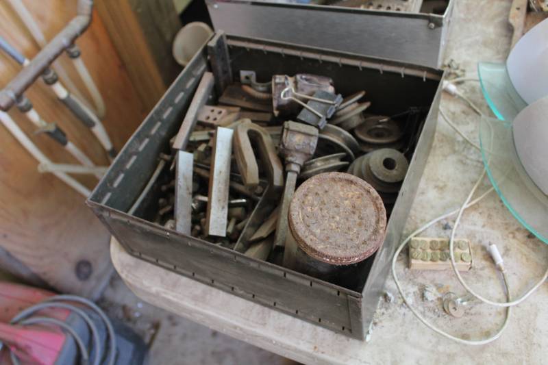 lot 576 image: Misc. Metal