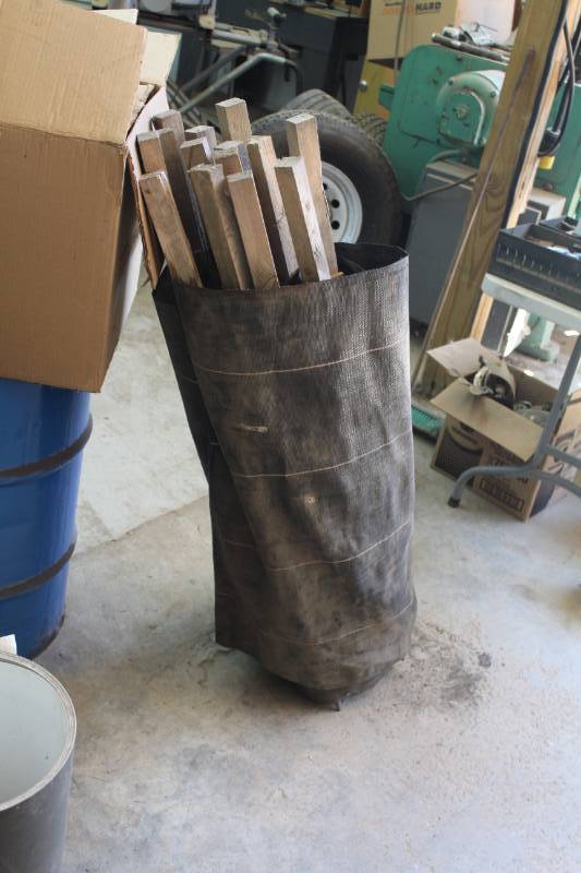 lot 582 image: 36in. Mesh Fencing Roll