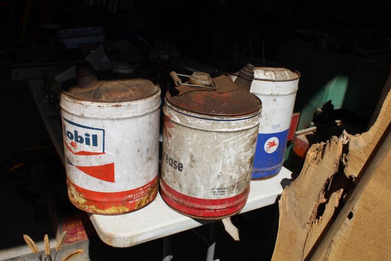 lot 584 image: Lot of (3) Mobil Metal Cans