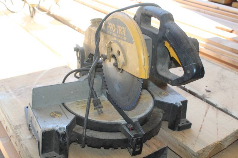 lot 64 image: Pro-Tech 10in. Chop Saw