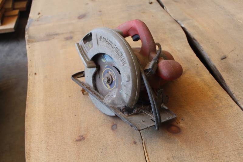 lot 65 image: Black&Decker 7.25in. Circular Saw