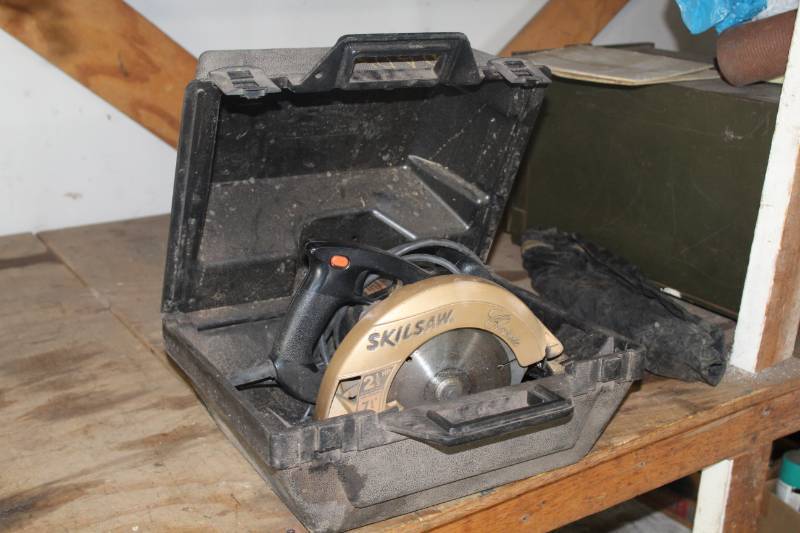 lot 201 image: Skil Skilsaw 7.25in. Circular Saw