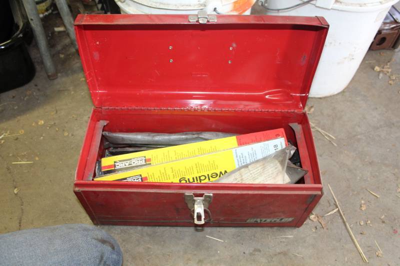 lot 221 image: Metal Tool Box, Arc Welding Rods
