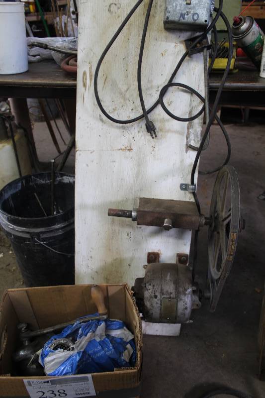 lot 238 image: Universal #333 Custom Meat Chopper Assembly