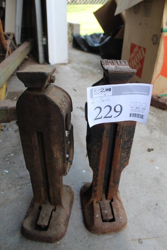 lot 229 image: Lot of (2) Simplex #4 Bottle Jacks