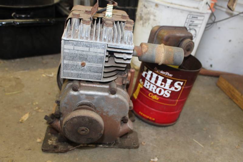 lot 234 image: Briggs&Stratton Gasoline Engine