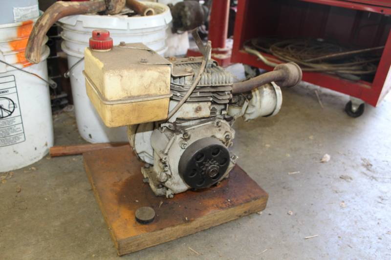 lot 235 image: Gasoline Engine