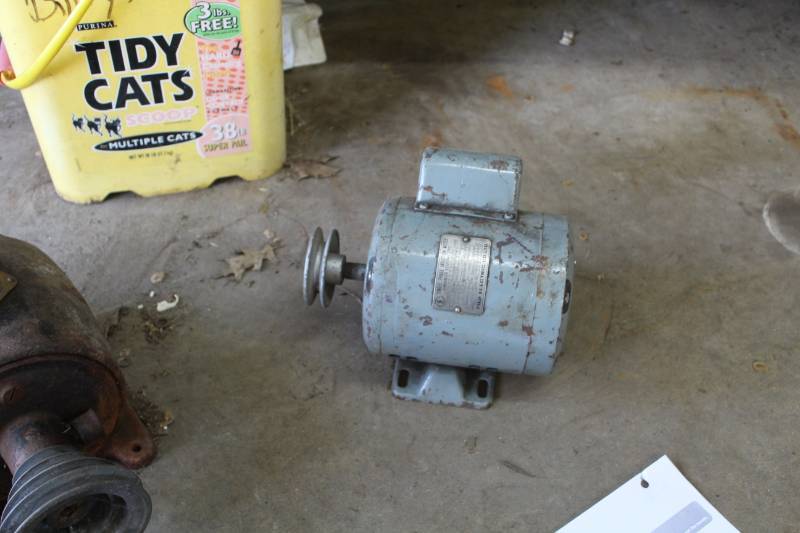 lot 251 image: Fuji Electric Co. Single Phase Induction Electric Motor Condensor Starting Type