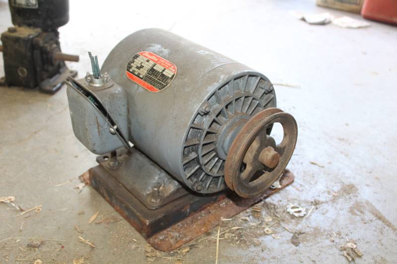 lot 255 image: Dayton Three Phase AC Electric Motor