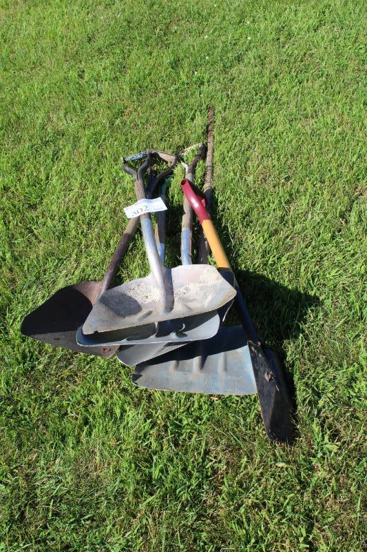 lot 302 image: Lot of (6) ScoopsShovels